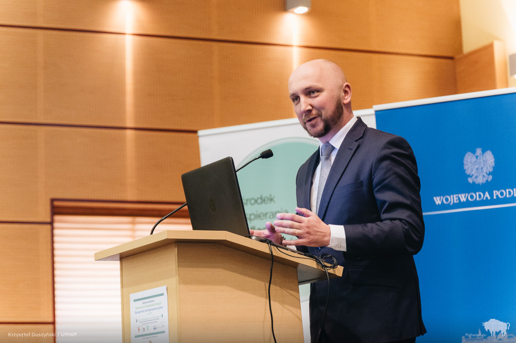 Polityka senioralna i jej przyszłość – konferencja w Podlaskim Urzędzie Wojewódzkim