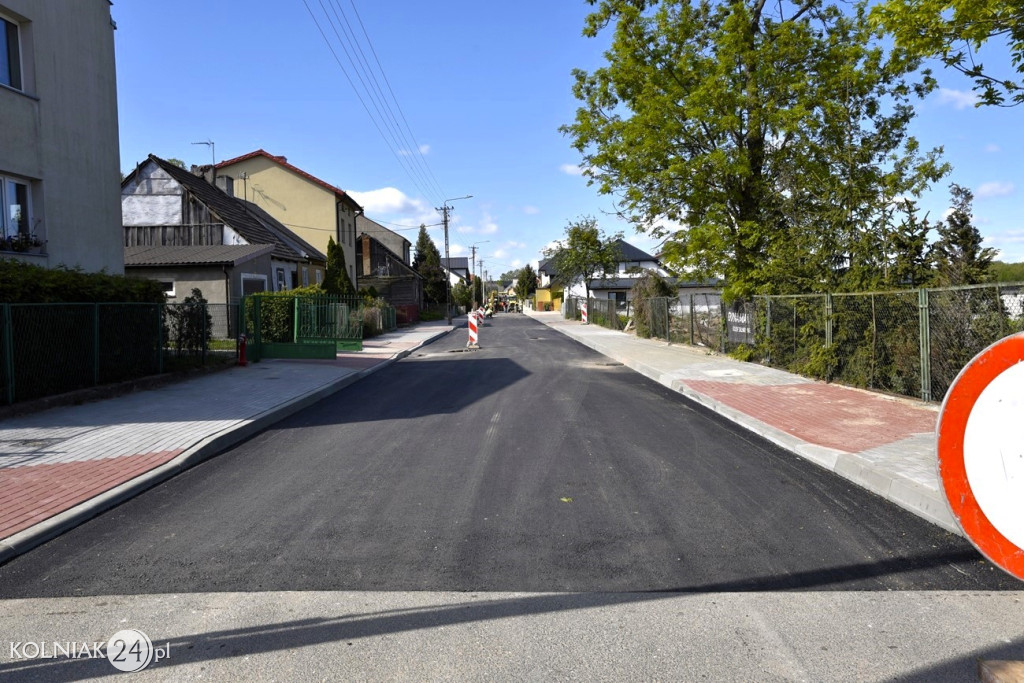 Aslat na ulicy Łabno Duże