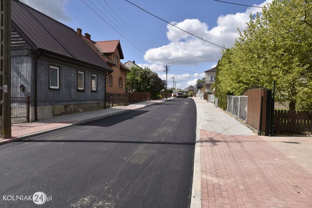 Aslat na ulicy Łabno Duże