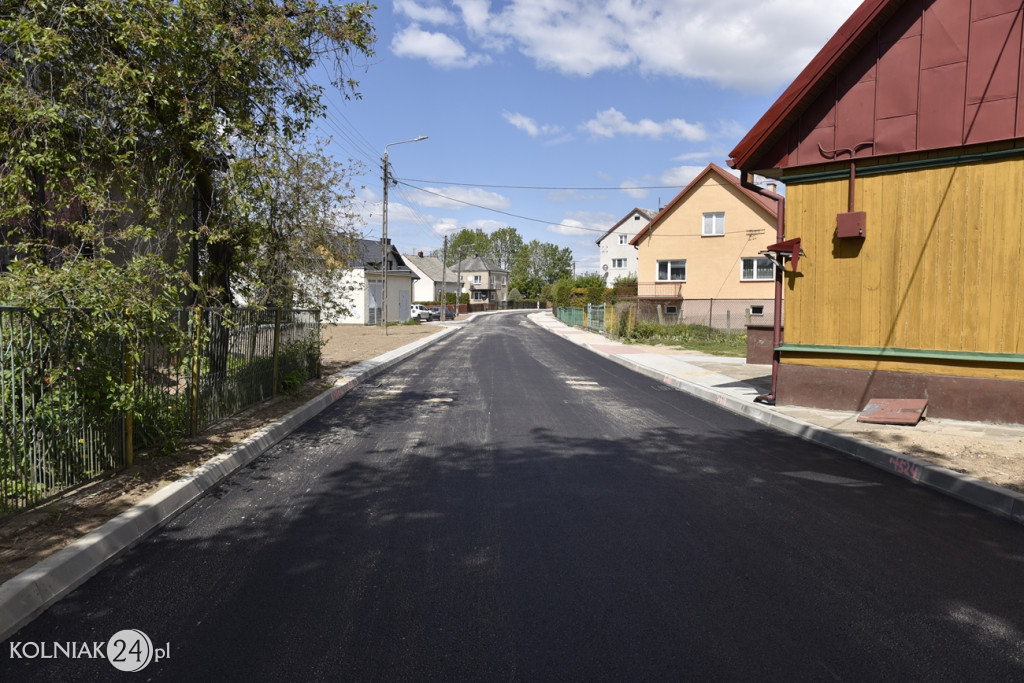 Aslat na ulicy Łabno Duże