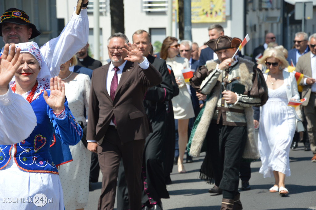 Korowód historyczny przeszedł ulicami Kolna