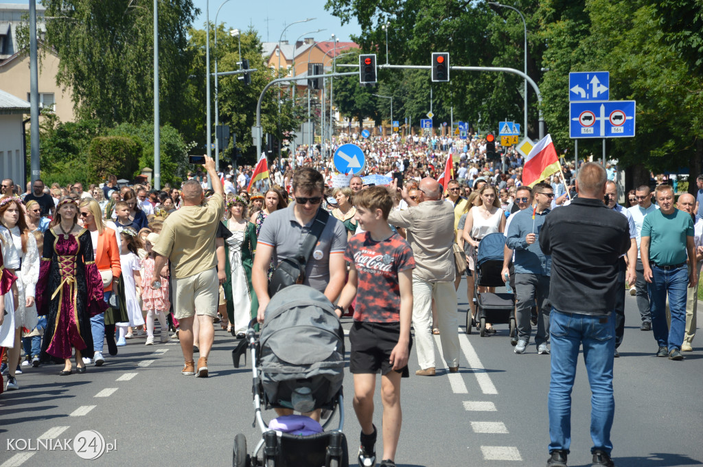 Korowód historyczny przeszedł ulicami Kolna