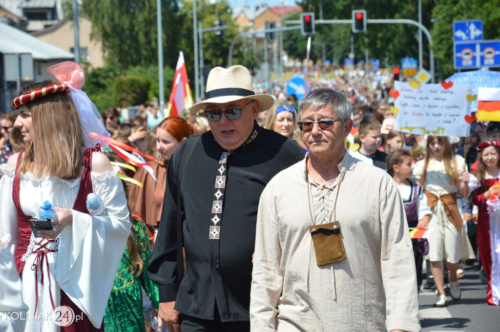 Korowód historyczny przeszedł ulicami Kolna