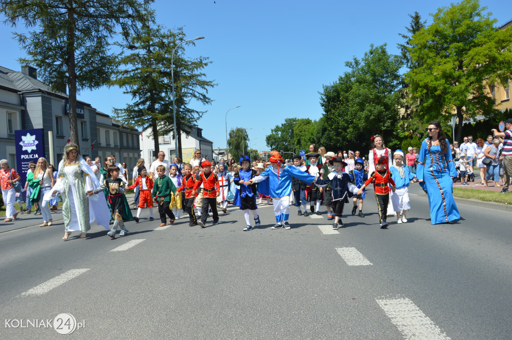 Korowód historyczny przeszedł ulicami Kolna