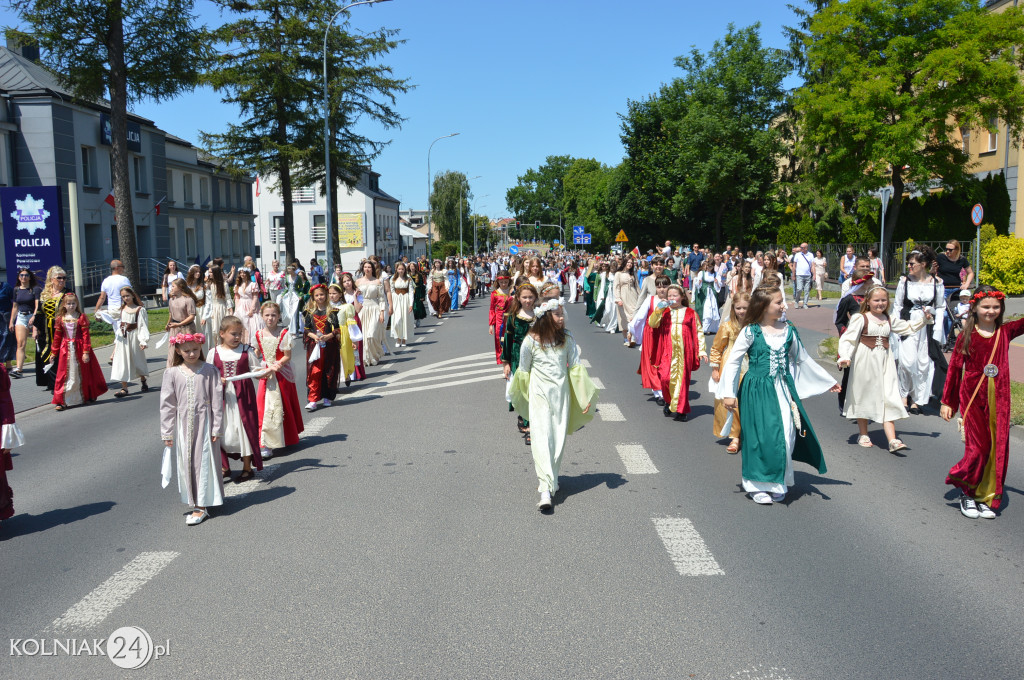 Korowód historyczny przeszedł ulicami Kolna
