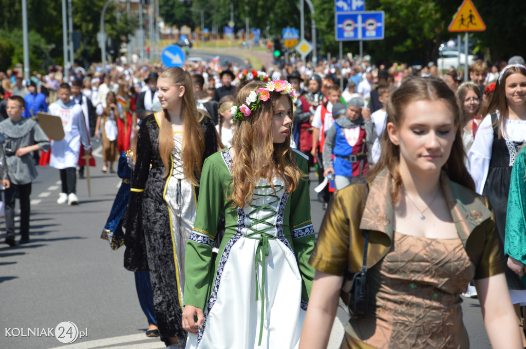 Korowód historyczny przeszedł ulicami Kolna