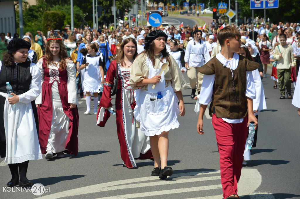 Korowód historyczny przeszedł ulicami Kolna