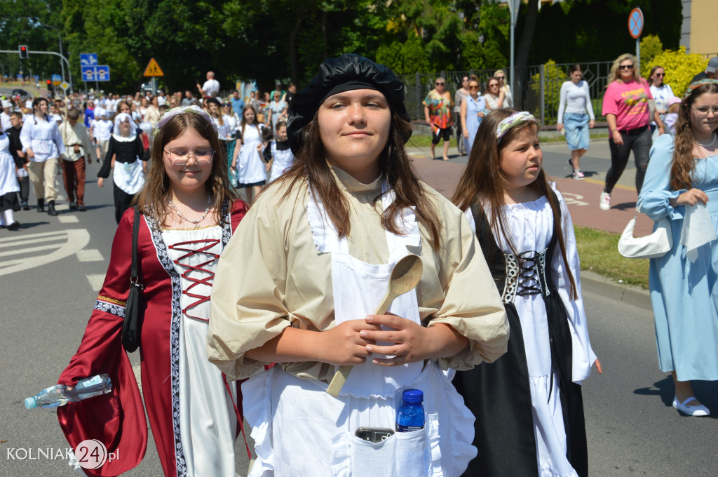 Korowód historyczny przeszedł ulicami Kolna