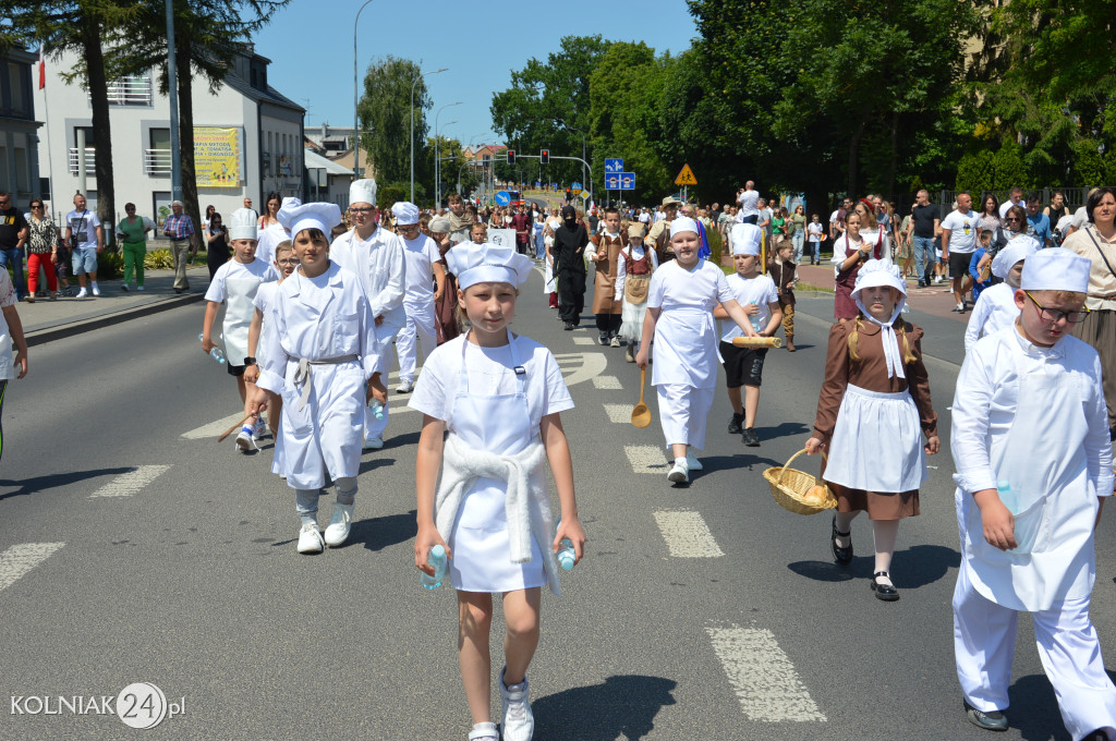 Korowód historyczny przeszedł ulicami Kolna