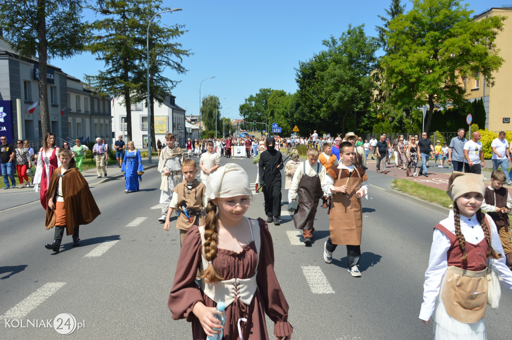 Korowód historyczny przeszedł ulicami Kolna