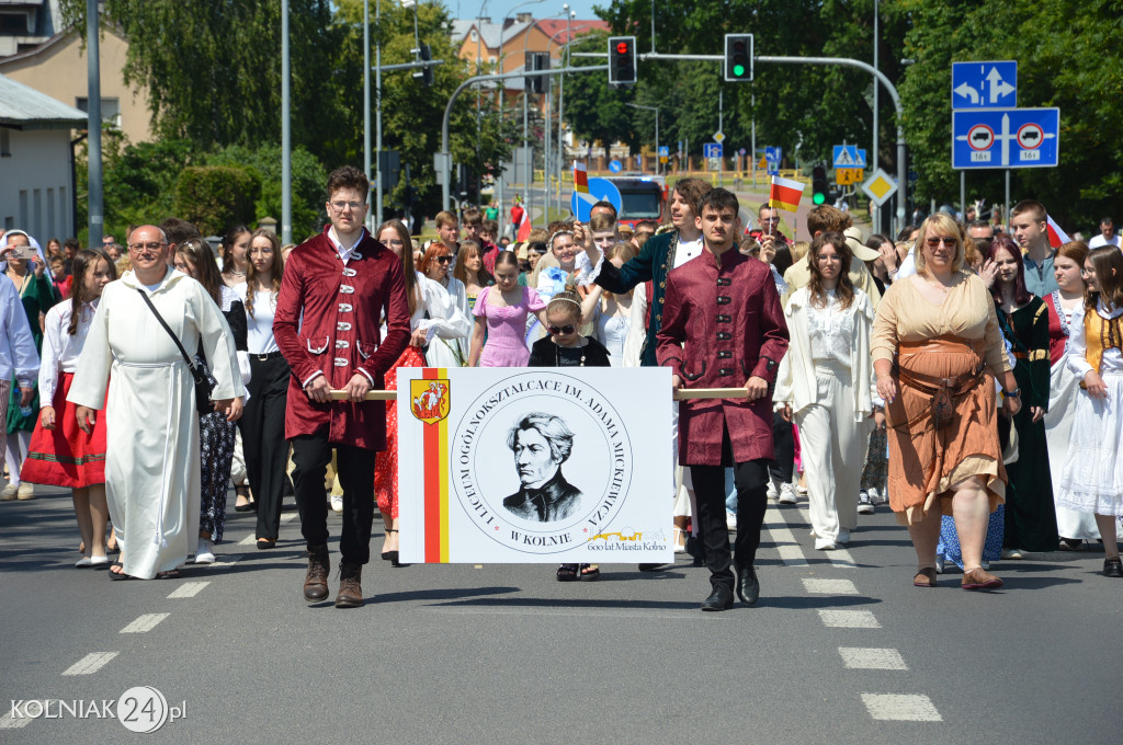 Korowód historyczny przeszedł ulicami Kolna