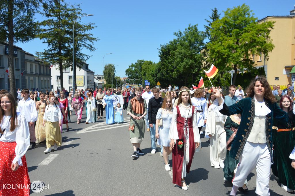 Korowód historyczny przeszedł ulicami Kolna