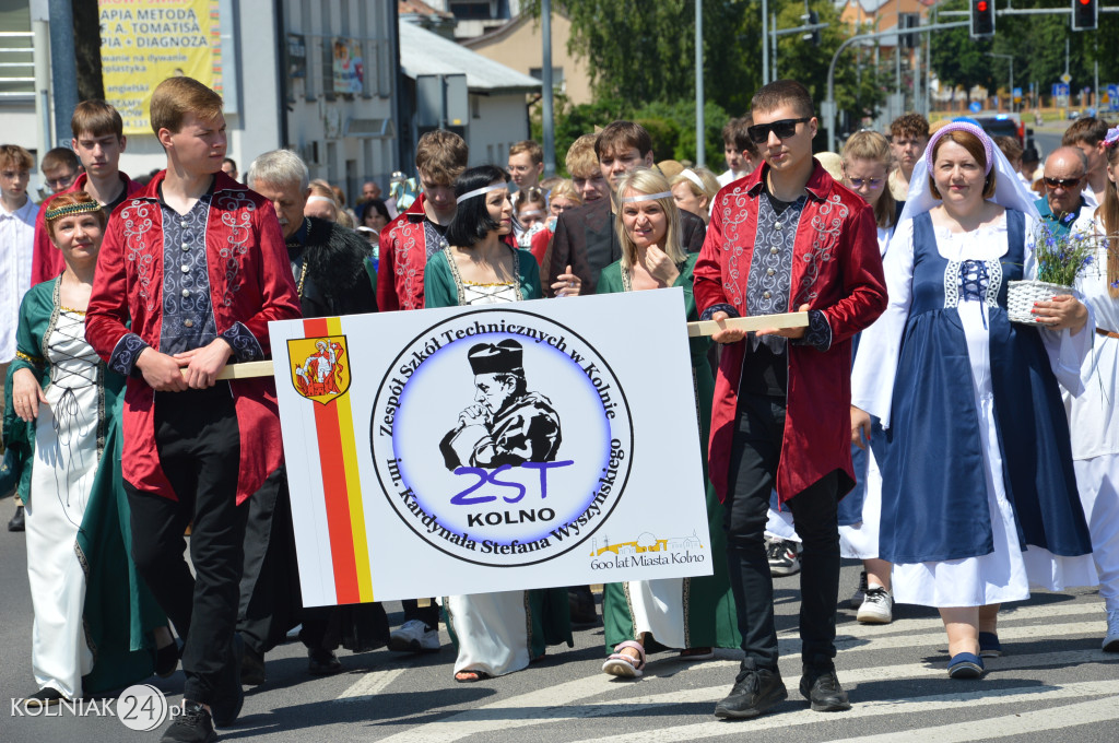 Korowód historyczny przeszedł ulicami Kolna