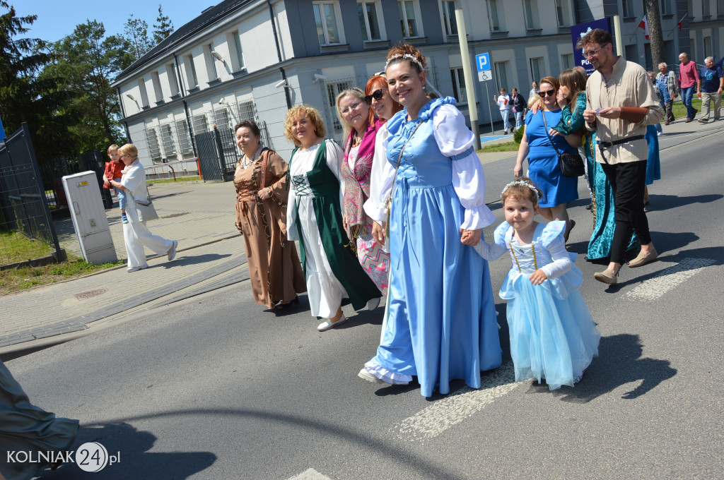 Korowód historyczny przeszedł ulicami Kolna