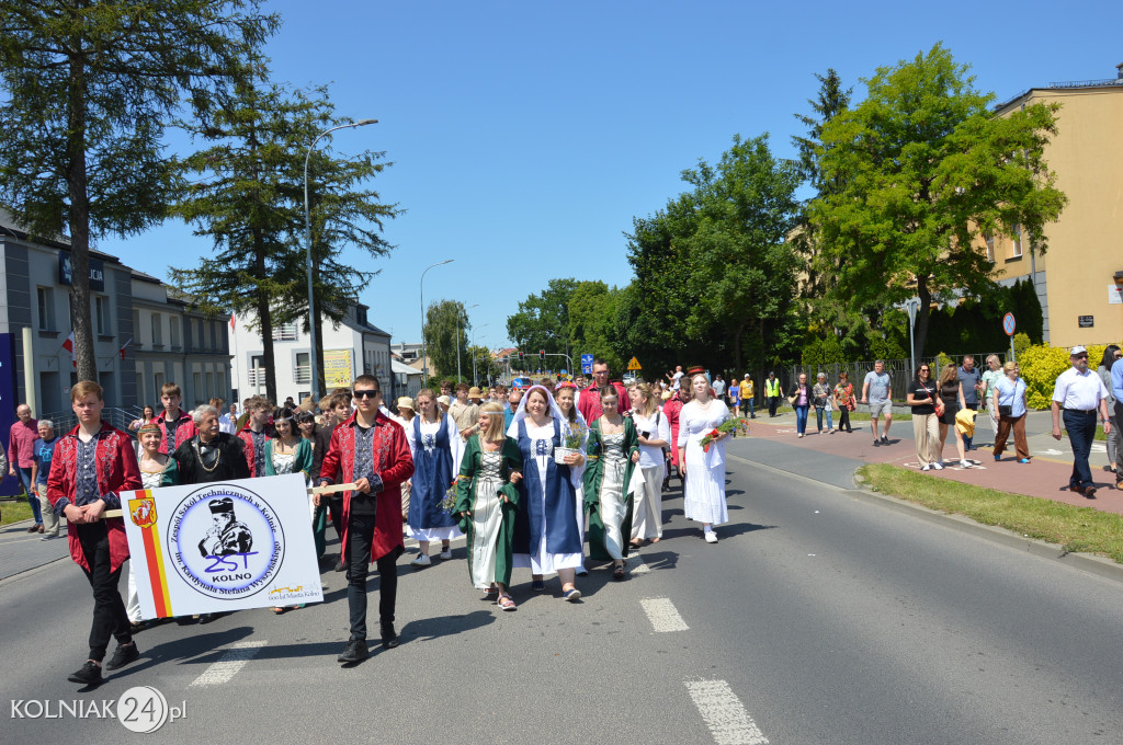 Korowód historyczny przeszedł ulicami Kolna