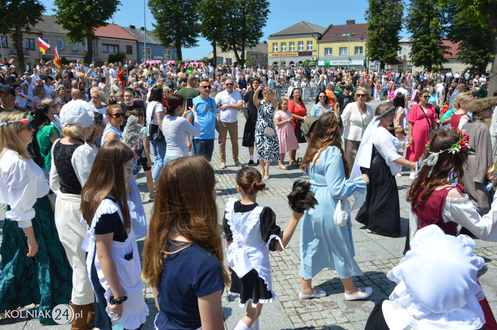Korowód historyczny przeszedł ulicami Kolna