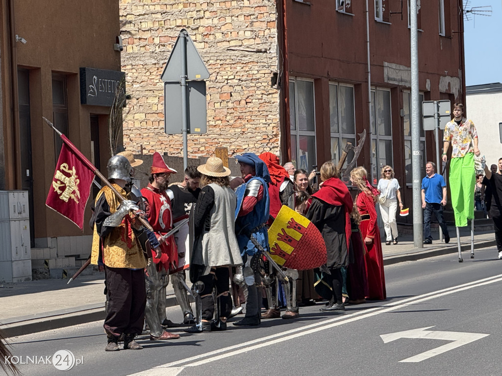 Korowód historyczny przeszedł ulicami Kolna