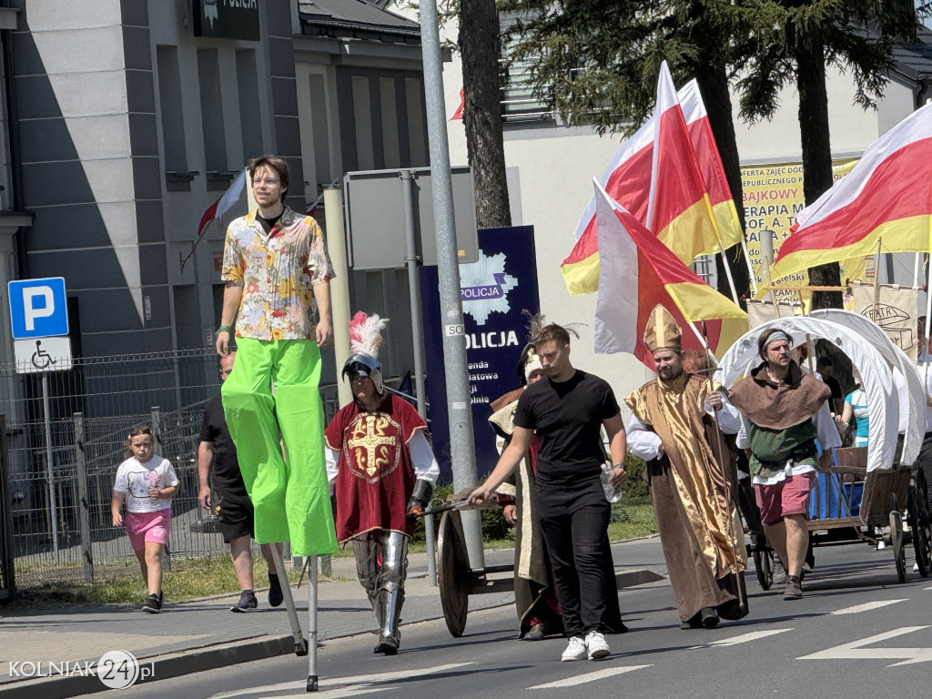 Korowód historyczny przeszedł ulicami Kolna