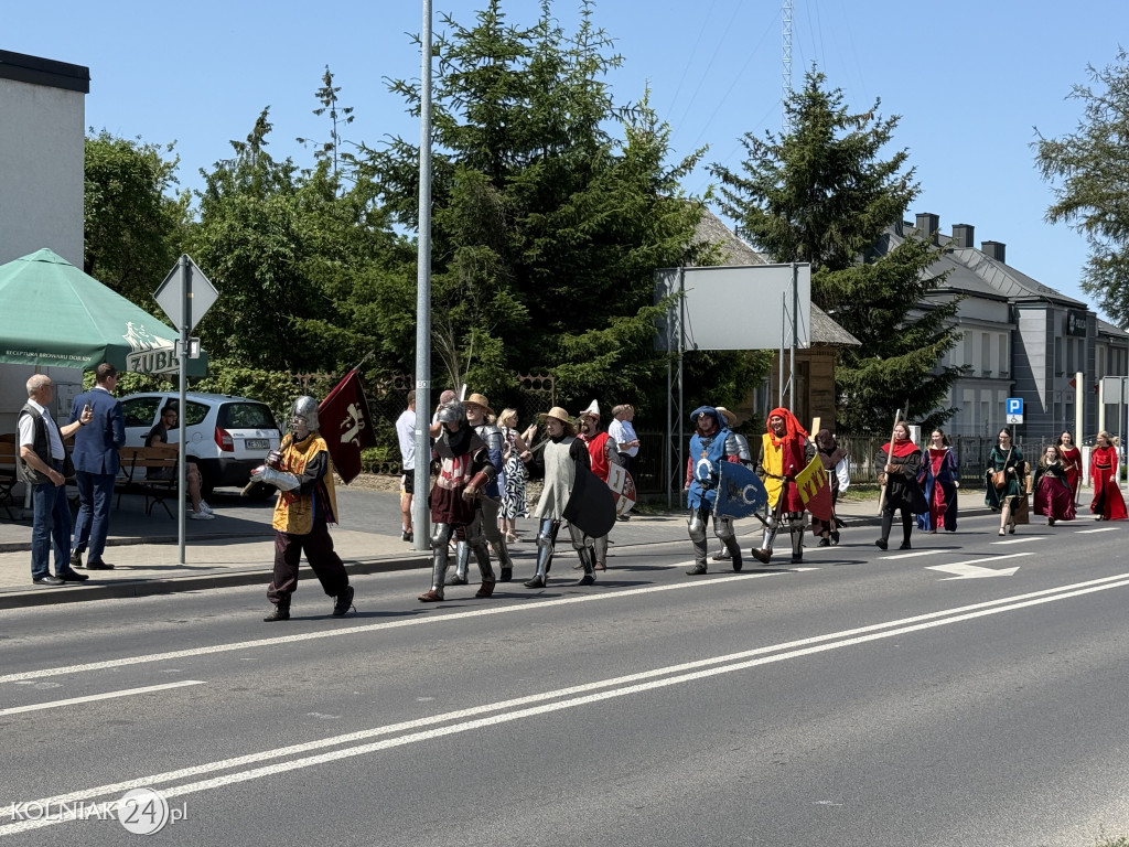 Korowód historyczny przeszedł ulicami Kolna