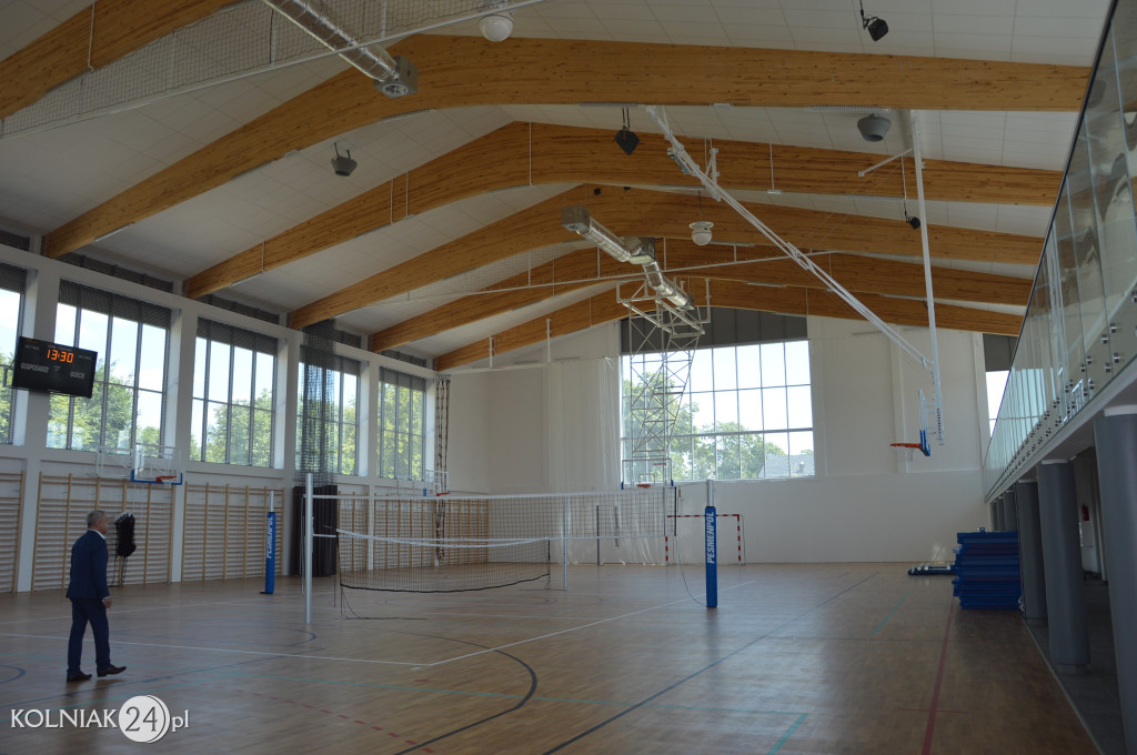 Nowa hala sportowa w ZST