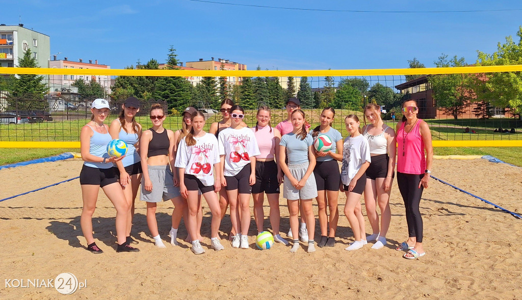 IV Szkolny Turniej Piłki Plażowej dziewcząt