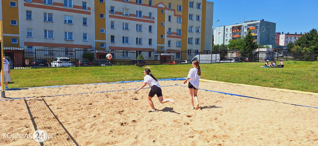 IV Szkolny Turniej Piłki Plażowej dziewcząt