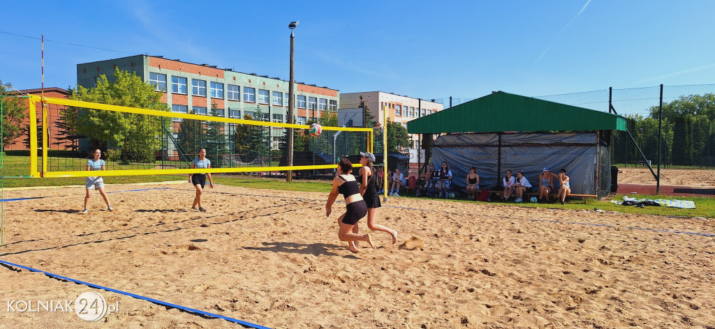 IV Szkolny Turniej Piłki Plażowej dziewcząt