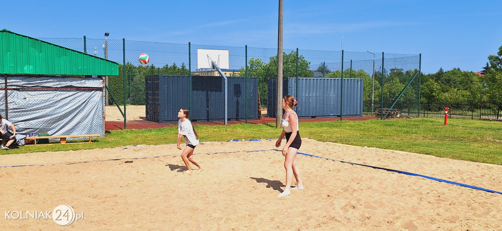 IV Szkolny Turniej Piłki Plażowej dziewcząt