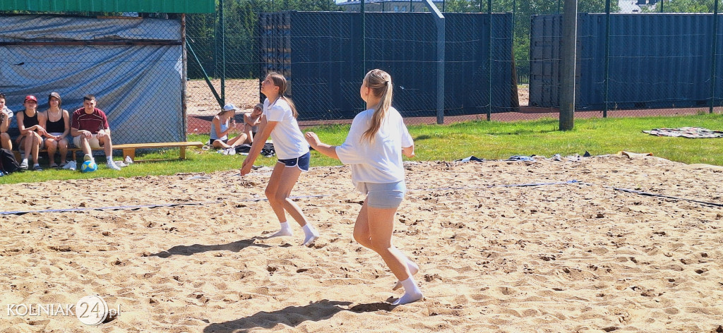 IV Szkolny Turniej Piłki Plażowej dziewcząt