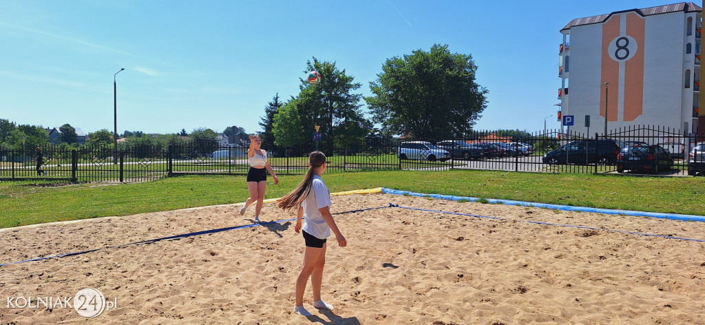 IV Szkolny Turniej Piłki Plażowej dziewcząt