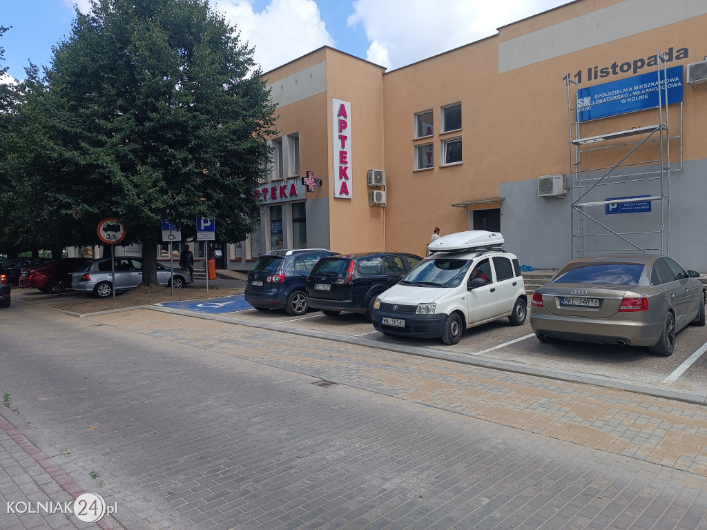 Parking przy ulicy 11 Listopada