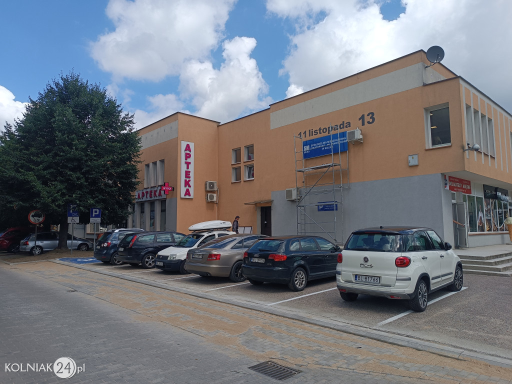 Parking przy ulicy 11 Listopada