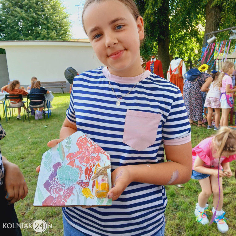Kolorowy zawrót płotka