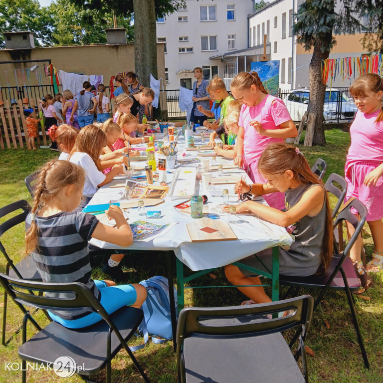 Kolorowy zawrót płotka