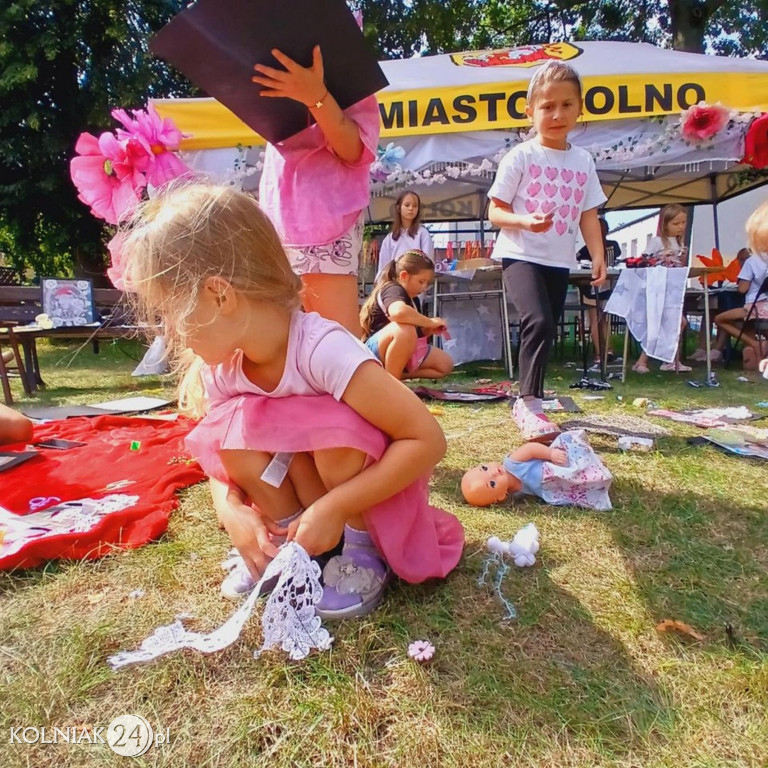 Asamblaże i kolaże w KOKiS