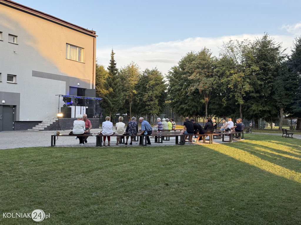 Zabawa pod chmurką
