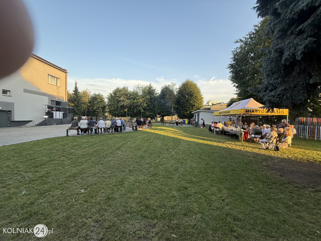 Zabawa pod chmurką