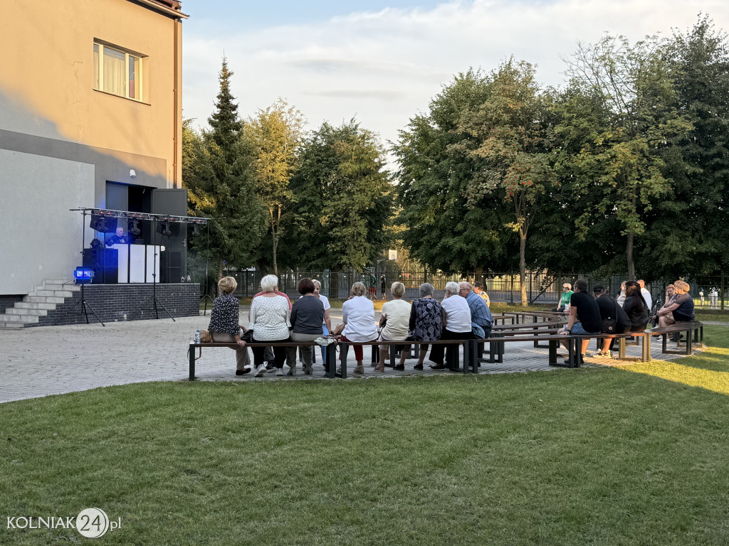 Zabawa pod chmurką