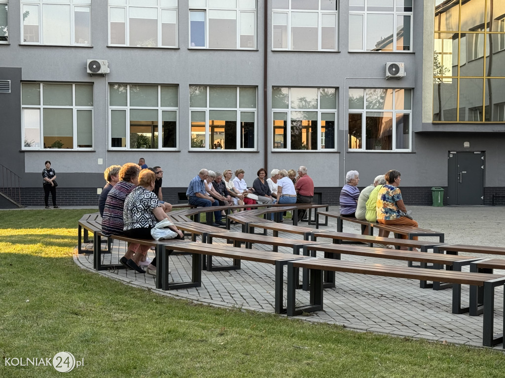 Zabawa pod chmurką