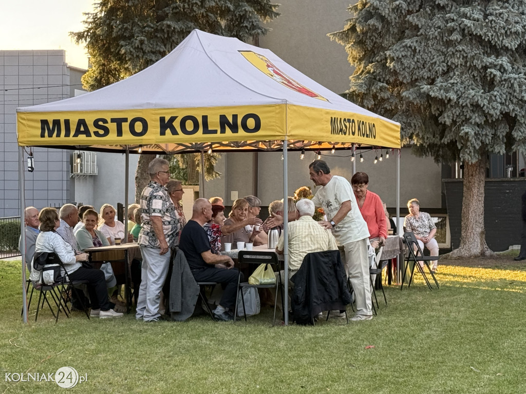 Zabawa pod chmurką