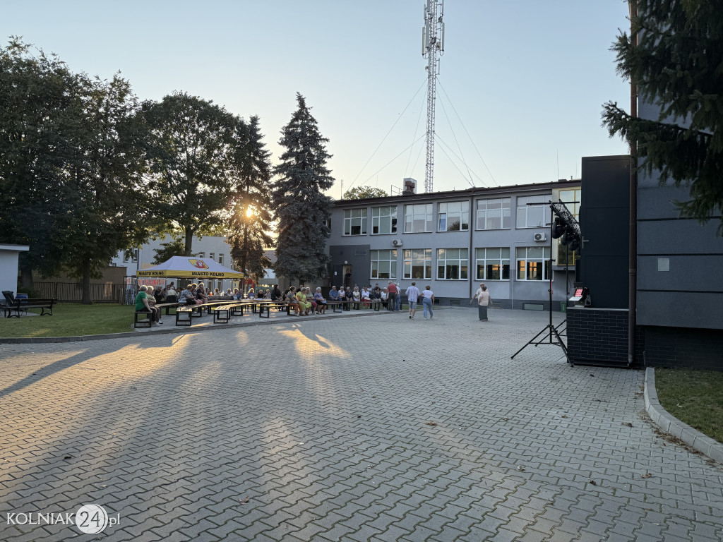 Zabawa pod chmurką