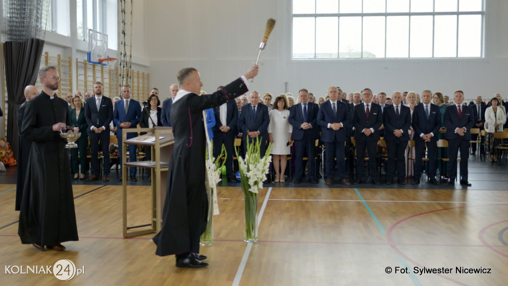 Uroczystość otwarcia hali w ZST