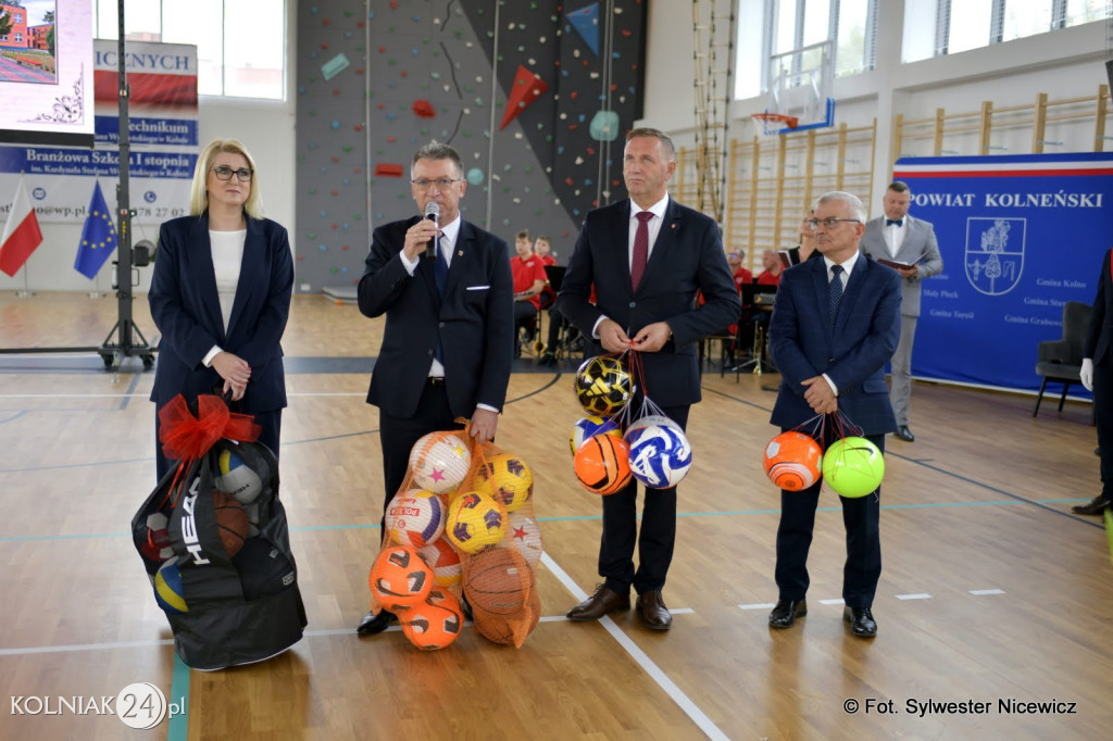 Uroczystość otwarcia hali w ZST