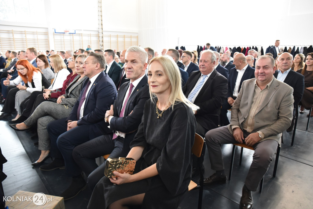 Oficjalnie otwarto nowoczesną salę sportową