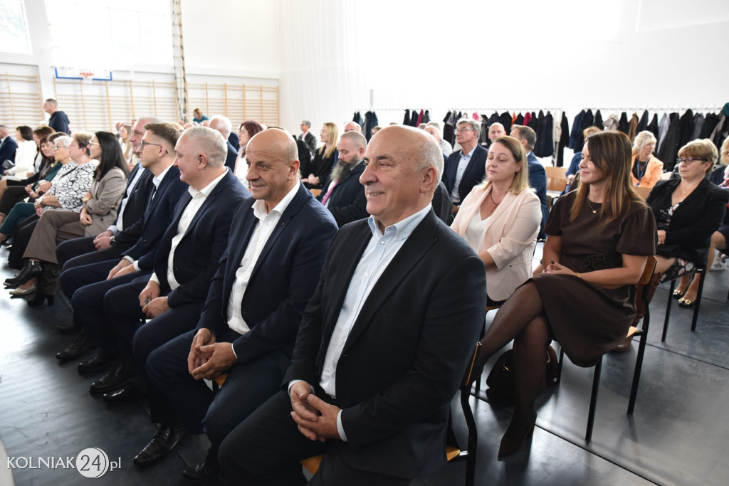 Oficjalnie otwarto nowoczesną salę sportową