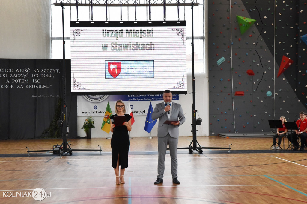 Oficjalnie otwarto nowoczesną salę sportową