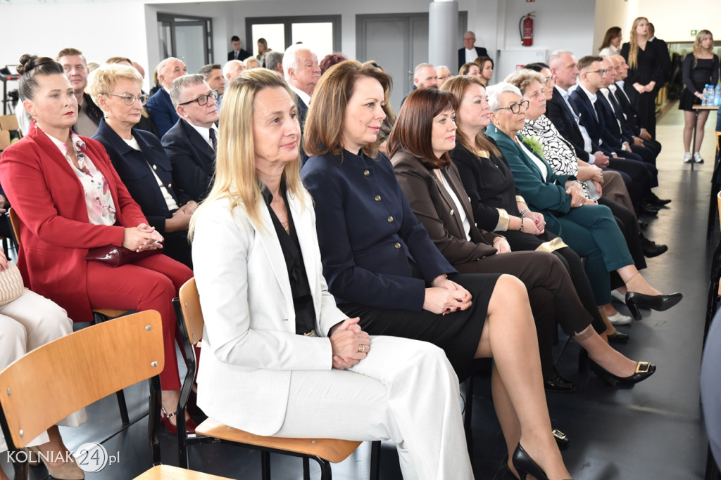 Oficjalnie otwarto nowoczesną salę sportową