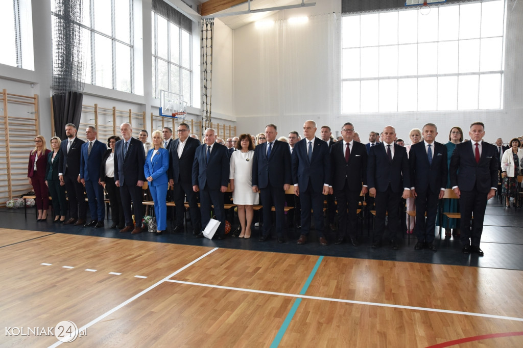Oficjalnie otwarto nowoczesną salę sportową