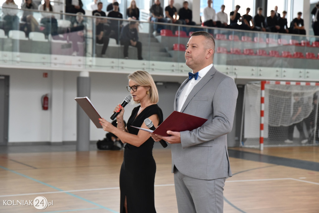 Oficjalnie otwarto nowoczesną salę sportową