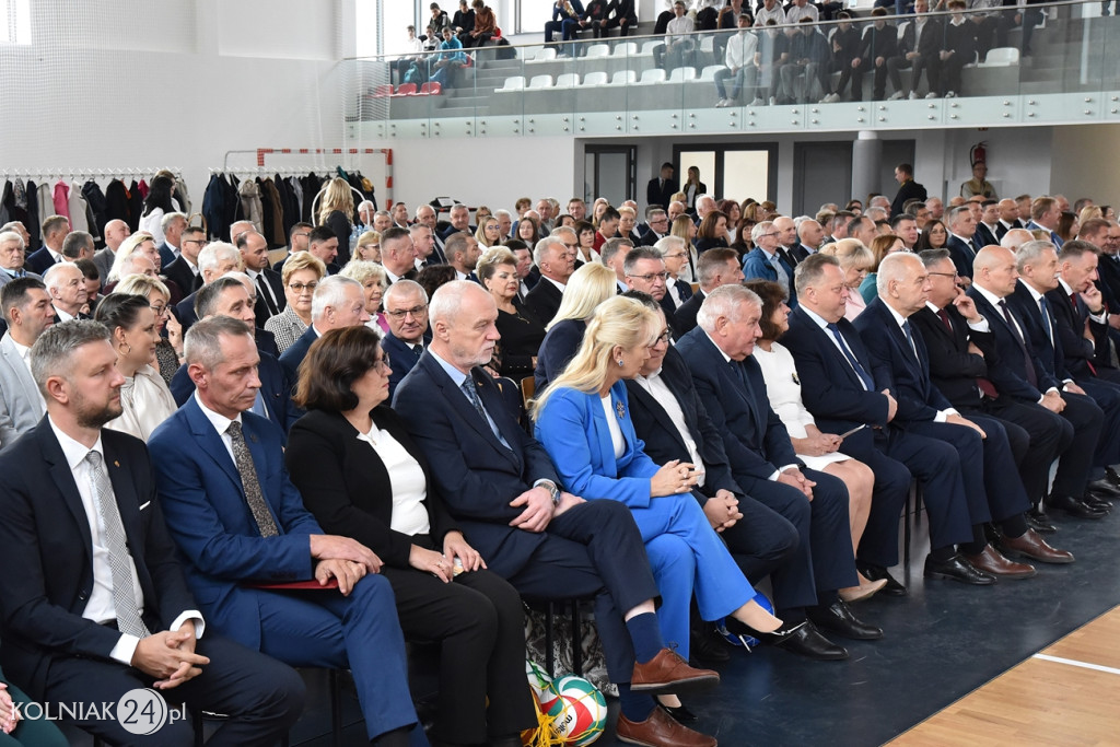 Oficjalnie otwarto nowoczesną salę sportową